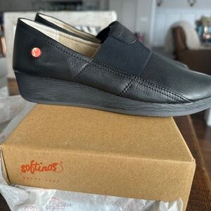 Softino's Smooth Leather Pull-On Shoe